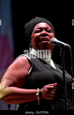 Moratalaz, Madrid, Spanien. 27 September, 2019. Blues Sänger Gisele Jackson auf der 2. Internationalen Blues Festival von Moratalaz in Madrid. EnriquePSans/Alamy leben Nachrichten Stockfoto