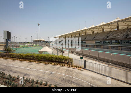 Tribüne an der Yas Marina Circuit, Schauplatz für den Grand Prix von Abu Dhabi, Vereinigte Arabische Emirate Stockfoto