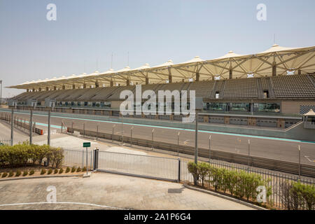 Tribüne an der Yas Marina Circuit, Schauplatz für den Grand Prix von Abu Dhabi, Vereinigte Arabische Emirate Stockfoto