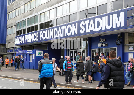 London, Großbritannien. 28 Sep, 2019. London, Großbritannien. 28 Sep, 2019. Sky Bet Championship Match zwischen den Queens Park Rangers, West Bromwich Albion an Kiyan Prinz Stiftung Stadion, London am Samstag, den 28. September 2019. (Credit: John cripps | MI Nachrichten) nur die redaktionelle Nutzung, eine Lizenz für die gewerbliche Nutzung erforderlich. Credit: MI Nachrichten & Sport/Alamy leben Nachrichten Stockfoto