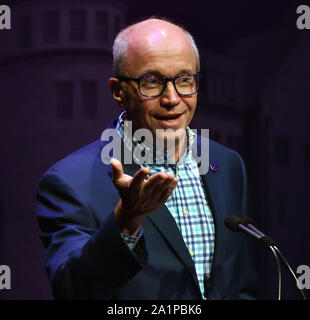 Manhattan, Kansas, USA, 27. September 2019 Alan Murray der CEO von Fortune liefert ein Landon Vortrag mit dem Titel "Die Zukunft der Fakten: Auf der Suche nach der Wahrheit im 21. Jahrhundert" Credit: Mark Reinstein/MediaPunch Stockfoto