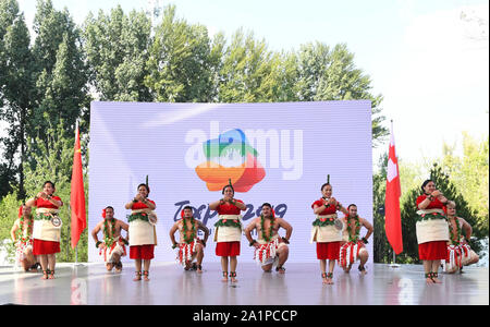 Peking, China. 28 Sep, 2019. Künstler während der 'Tonga Tag" Veranstaltung der Peking Internationale Gartenbauausstellung in Peking, der Hauptstadt von China, Sept. 28, 2019. Die Expo hielt seine 'Tonga Tag" Veranstaltung am Samstag. Quelle: Ren Chao/Xinhua/Alamy leben Nachrichten Stockfoto