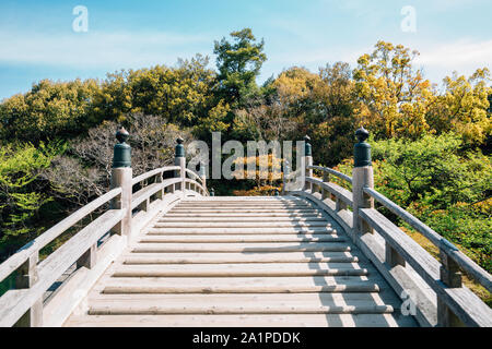 Traditionelle Brücke an Ritsurin Park in Takamatsu, Kagawa, Japan Stockfoto