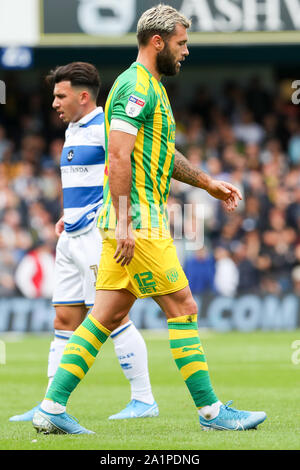 London, Großbritannien. 28 Sep, 2019. London, Großbritannien. 28 Sep, 2019. West Bromwich Albion Charlie Austin während der ersten Hälfte des Himmels Wette Championship Match zwischen den Queens Park Rangers, West Bromwich Albion an Kiyan Prinz Stiftung Stadion, London am Samstag, den 28. September 2019. (Credit: John cripps | MI Nachrichten) nur die redaktionelle Nutzung, eine Lizenz für die gewerbliche Nutzung erforderlich. Credit: MI Nachrichten & Sport/Alamy leben Nachrichten Stockfoto