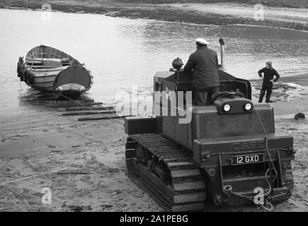 Angeln coble Erinnerung, BK 199 aus dem Meer, Nevsehir, Northumberland, C. 1972 Stockfoto