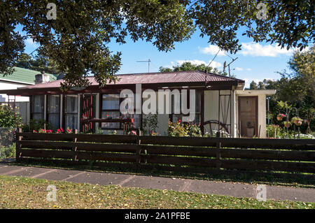 Ein modernerer Bungalow in Port Fairy, einer Küstenstadt und Whaling Station, bekannt als Old Belfast im 18. Jahrhundert. Es war die Heimat irischer Siedler Stockfoto