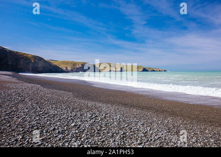 Birdlings flachen Strand an einem sonnigen Tag in Neuseeland Stockfoto