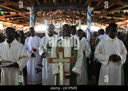 Messe du Dimanche matin. Paroisse catholique de Koeroma. Togo. Stockfoto