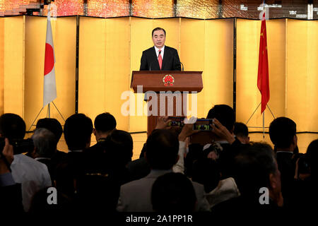 Tokio, Japan. 26 Sep, 2019. Der chinesische Botschafter in Japan Hongkong Xuanyou spricht bei einem Empfang von der chinesischen Botschaft in Japan statt der 70. Jahrestag der Gründung der Volksrepublik China in Tokio, Japan, Sept. 26, 2019 Mark. Credit: Hua Yi/Xinhua/Alamy leben Nachrichten Stockfoto