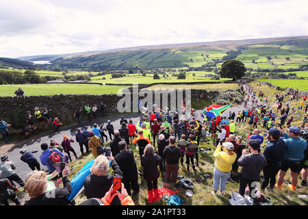 Harrogate, Großbritannien. 28 Sep, 2019. HARROGATE, 29-09-2019, Radfahren, WK WIELRENNEN, Weltmeisterschaften, Frauen, das Peloton in der Verfolgung von Annemiek Van Vleuten Credit: Pro Schüsse/Alamy leben Nachrichten Stockfoto