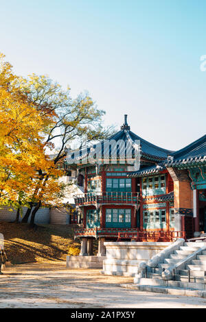 Gyeongbokgung Palast im Herbst in Seoul, Korea Stockfoto