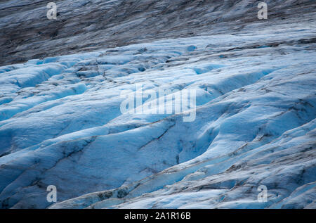 Blaues und graues Eis des Exit Glacier, fotografiert von Der Harding Icefield Trail im Kenai Fjords National Park Stockfoto