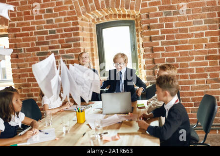Unternehmen Finanzkrise. Bis schließen Foto, Konzept zusammenbrechen. Depression Stockfoto