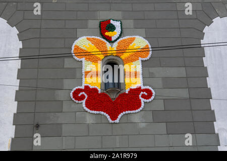 Turamichele Feier mit Ballons vor Perlach in Augsburg, Deutschland, Bayern Stockfoto