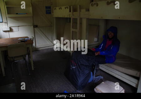 Thai weibliche Backpacker. Te Araroa Trail. South Island. Neuseeland Stockfoto