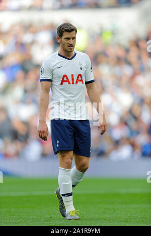 Tottenham Hotspur Stadion, London, UK. 28 Sep, 2019. Fußball der englischen Premier League, Tottenham Hotspur gegen Southampton; Jan Vertonghen von Tottenham Hotspur - Streng redaktionelle Verwendung. Keine Verwendung mit nicht autorisierten Audio-, Video-, Daten-, Spielpläne, Verein/liga Logos oder "live" Dienstleistungen. On-line-in-Match mit 120 Bildern beschränkt, kein Video-Emulation. Keine Verwendung in Wetten, Spiele oder einzelne Verein/Liga/player Publikationen Quelle: Aktion plus Sport/Alamy leben Nachrichten Stockfoto