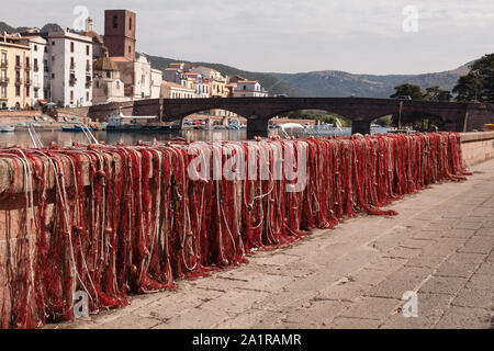 Bosa Sardinien Fischernetze trocknen Stockfoto