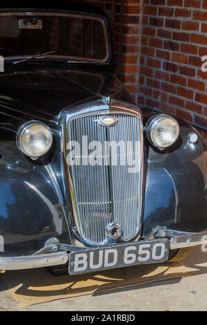 Namensschild auf der Vorderseite eines Vintage Wolseley Acht im Besitz von Viscount Nuffield (Sir William Morris) in Nuffield, Nuffield, in der Nähe von Henley-on-Thames Stockfoto