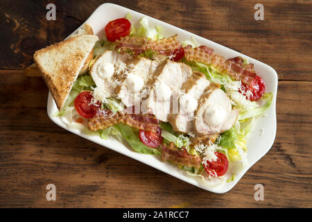 Ceasar Salat auf einem whte Platte Stockfoto