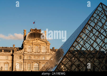 Paris, Frankreich, Sept 04, 2019: Der Louvre in Paris, Frankreich. Stockfoto