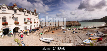 Panoramablick auf Clovelly Hafen an der Küste von North Devon, England Stockfoto