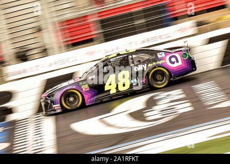 Concord, North Carolina, USA. 28 Sep, 2019. 48 Jimmie Johnson in der ersten Übung in der NASCAR Monster Energy Cup 60. jährlichen Bank von Amerika ROVAL 400 Am 27. September 2019 in Charlotte Motor Speedway Straße Kurs in Concord, North Carolina Credit: Ed Clemente/ZUMA Draht/Alamy leben Nachrichten Stockfoto