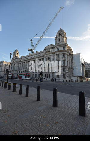 Alte Bürogebäude in Whitehall, London, ist ein Hotel zu werden. PA-Foto. Bild Datum: Freitag, September 27, 2019. Siehe PA Geschichte Tourismus WarOffice. Photo Credit: Nick Ansell/PA-Kabel... Alte Bürogebäude - London... 27-09-2019... London... UK... Photo Credit: Nick Ansell/PA-Kabel. Eindeutige Referenz Nr. 45623284... Stockfoto