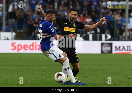 Genua, Italien, 28. September 2019, EMILIANO RIGONI (SAMPDORIA), Roberto GAGLIARDINI (inter) bei Sampdoria Vs Inter-italienischen Fußball Serie A Männer Meisterschaft - Credit: LPS/Danilo Vigo/Alamy leben Nachrichten Stockfoto