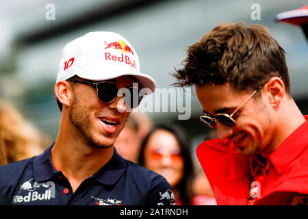 CHARLES LECLERC der Scuderia Ferrari und PIERRE GASLY der Scuderia Toro Rosso auf der Formel 1 Grand Prix von Italien in Monza Eni Rennstrecke in Monza, Italien. Stockfoto