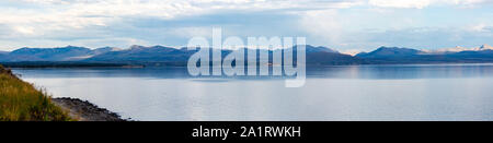 Panoramabild des Yellowstone Lake in Wyoming Stockfoto