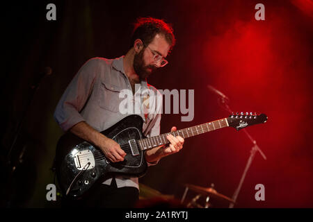 Junge der Riesen in Concerto alla Toscana - Santeria Santeria Social Club, Milano. Foto di Davide Merli Stockfoto