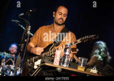 Junge der Riesen in Concerto alla Toscana - Santeria Santeria Social Club, Milano. Foto di Davide Merli Stockfoto