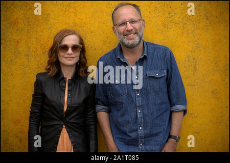 Erscheinungsdatum: Oktober 25, 2019 TITEL: Frankie Studio: Sony Pictures Classics Regie: Ira Sachs PLOT: Drei Generationen Auseinandersetzung mit eine lebensverändernde Erfahrung, die während eines Tages von einem Urlaub in Sintra, Portugal, eine historische Stadt für seine dichten Gärten und Märchen- Villen und Paläste bekannt. In den Hauptrollen: Isabelle Huppert und Regisseur Ira Sachs. (Bild: © Sony Pictures Classics/Entertainment Bilder) Stockfoto