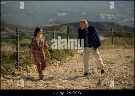 Erscheinungsdatum: Oktober 25, 2019 TITEL: Frankie Studio: Sony Pictures Classics Regie: Ira Sachs PLOT: Drei Generationen Auseinandersetzung mit eine lebensverändernde Erfahrung, die während eines Tages von einem Urlaub in Sintra, Portugal, eine historische Stadt für seine dichten Gärten und Märchen- Villen und Paläste bekannt. In den Hauptrollen: Marisa Tomei, Brendan Gleeson. (Bild: © Sony Pictures Classics/Entertainment Bilder) Stockfoto