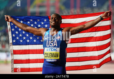 Doha, Katar. 28 Sep, 2019. Christian Coleman der Vereinigten Staaten nach dem Sieg im 100 Meter für Männer während des 17. IAAF Leichtathletik WM in der Khalifa Stadion in Doha, Katar. Ulrik Pedersen/CSM/Alamy leben Nachrichten Stockfoto