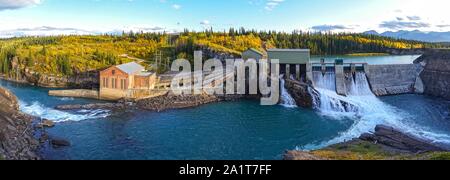 Panoramablick auf Horseshoe Falls Dam am Bow River, Rocky Mountains Ausläufern Kananaskis Country westlich von Calgary, Alberta Kanada Stockfoto