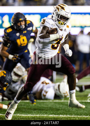 Oklahoma Memorial Stadium. 27 Sep, 2019. Usa Arizona State zurück laufen Eno Benjamin (3) trägt die Kugel für einen Touchdown während der NCAA Football Spiel zwischen Arizona State Sun Devils und die California Golden Bears 24-17 an der California Memorial Stadium. Thurman James/CSM/Alamy leben Nachrichten Stockfoto