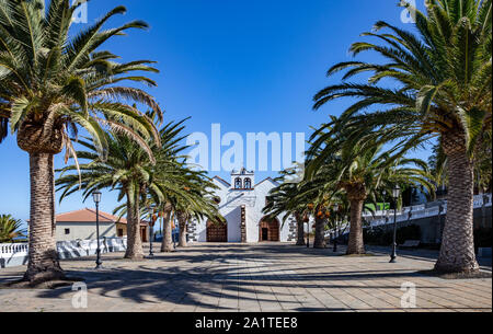 Iglesia Nuestra Señora de la Luz, Santo Domingo de Garafía, La Palma, Kanarische Inseln, Spanien, Europa. Plaza Baltazar Martín. Stockfoto