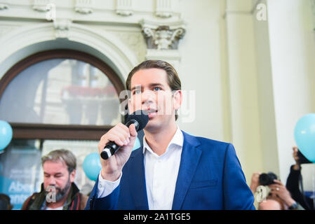 Wien, Österreich. 27 Sep, 2019. Österreichische Volkspartei Führer, Sebastian Kurz spricht während einer Wahlkampfveranstaltung vor dem Sonntag snap Parlamentswahlen. Am 29. September 2019 Parlamentswahlen stattfinden als Ergebnis einer versteckte-Kamera Aufnahmen, wo die OeVP der Koalitionspartner, die rechtsextreme Freiheitliche Partei (FPÖ) wurde in einen Korruptionsskandal gefangen und brachte die Regierung übernehmen. Credit: SOPA Images Limited/Alamy leben Nachrichten Stockfoto