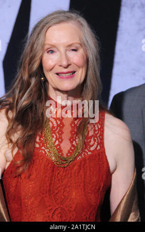 Hollywood, Kalifornien, USA, 28. September 2019 die Schauspielerin Frances Conroy nimmt an Warner Bros. Pictures präsentiert "Joker" Premiere am 28. September 2019 Bei TCL Chinese Theater Imax in Hollywood, Kalifornien, USA. Foto von Barry King/Alamy leben Nachrichten Stockfoto