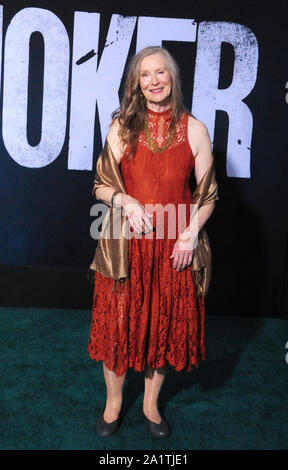 Hollywood, Kalifornien, USA, 28. September 2019 die Schauspielerin Frances Conroy nimmt an Warner Bros. Pictures präsentiert "Joker" Premiere am 28. September 2019 Bei TCL Chinese Theater Imax in Hollywood, Kalifornien, USA. Foto von Barry King/Alamy leben Nachrichten Stockfoto