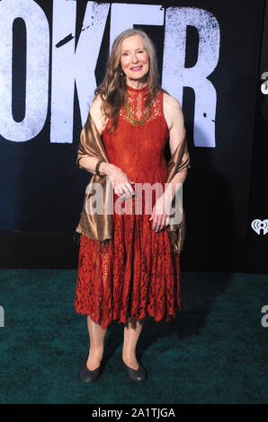 Hollywood, Kalifornien, USA, 28. September 2019 die Schauspielerin Frances Conroy nimmt an Warner Bros. Pictures präsentiert "Joker" Premiere am 28. September 2019 Bei TCL Chinese Theater Imax in Hollywood, Kalifornien, USA. Foto von Barry King/Alamy leben Nachrichten Stockfoto