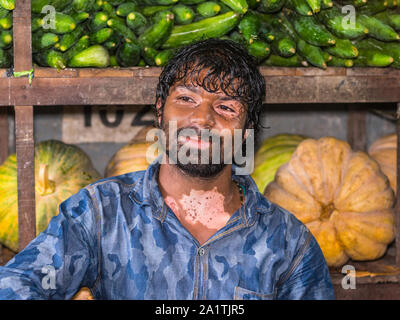 Male, Malediven - November 16, 2017: Gemüse und Obst Verkäufer in der Gemüse & Dry Fischmarkt in der Stadt und der Insel Male, die Hauptstadt der Malediven. Stockfoto