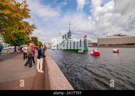 Kreuzer Aurora dauerhaft an der Bolshaya Petroggadskaya Nevker River in der Nähe von Embankment, Sankt Petersburg, Russland verankert Stockfoto