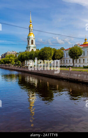 St.-Nikolaus-Kirche Komplex aus der Kryukov Canal Embankment, St. Petersburg, Russland Stockfoto