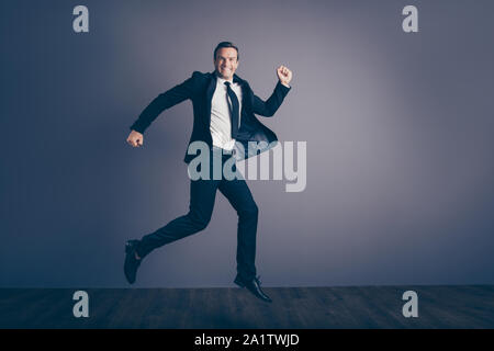 Volle Länge Körper Größe Foto Portrait von funky funny Stil stylis Stockfoto