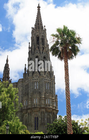 Kathedrale Iglesia de San Juan Bautista, Arucas auf Gran Canaria. Stockfoto