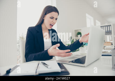 Tief unter dem Winkel Profil Seitenansicht Portrait von Nizza schöne att Stockfoto