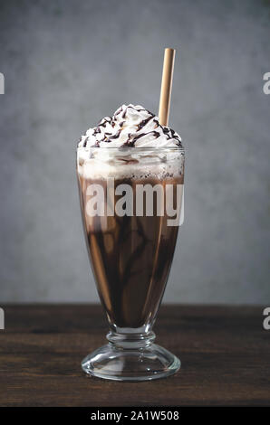 Kaffee Schokolade mit Schlagsahne Stockfoto