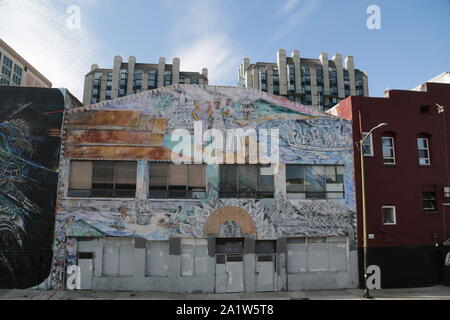 USA, SAN FRANCISCO - ca. August 2019 - - Unbekannter Graffiti an der Wand Stockfoto